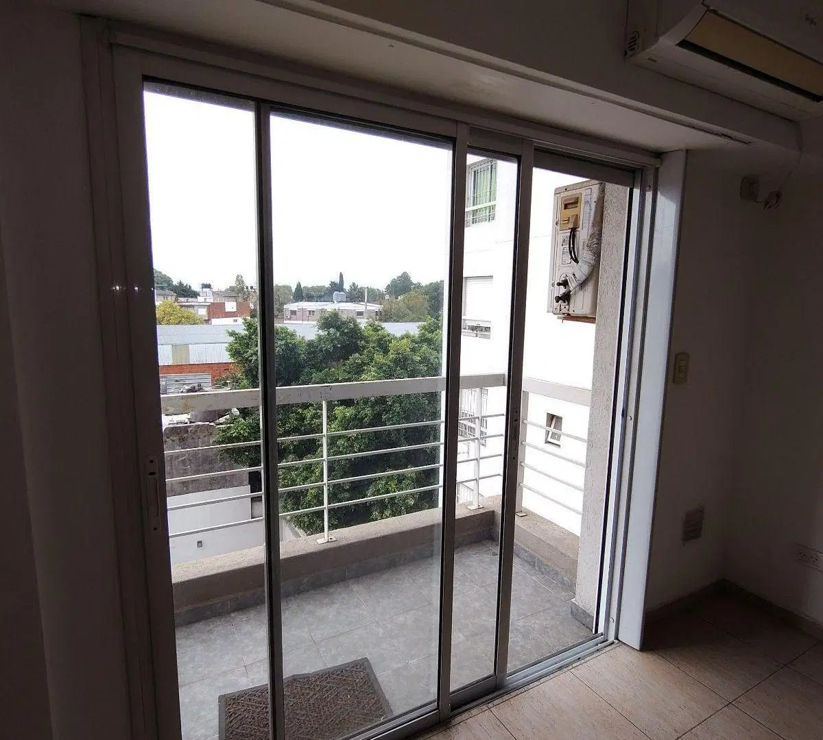 ALQUILER Departamento 1 ambiente Moron Norte 4