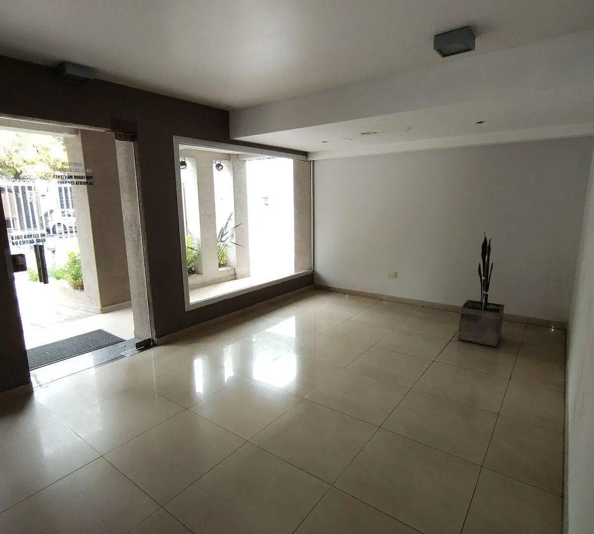 ALQUILER Departamento 1 ambiente Moron Norte 3