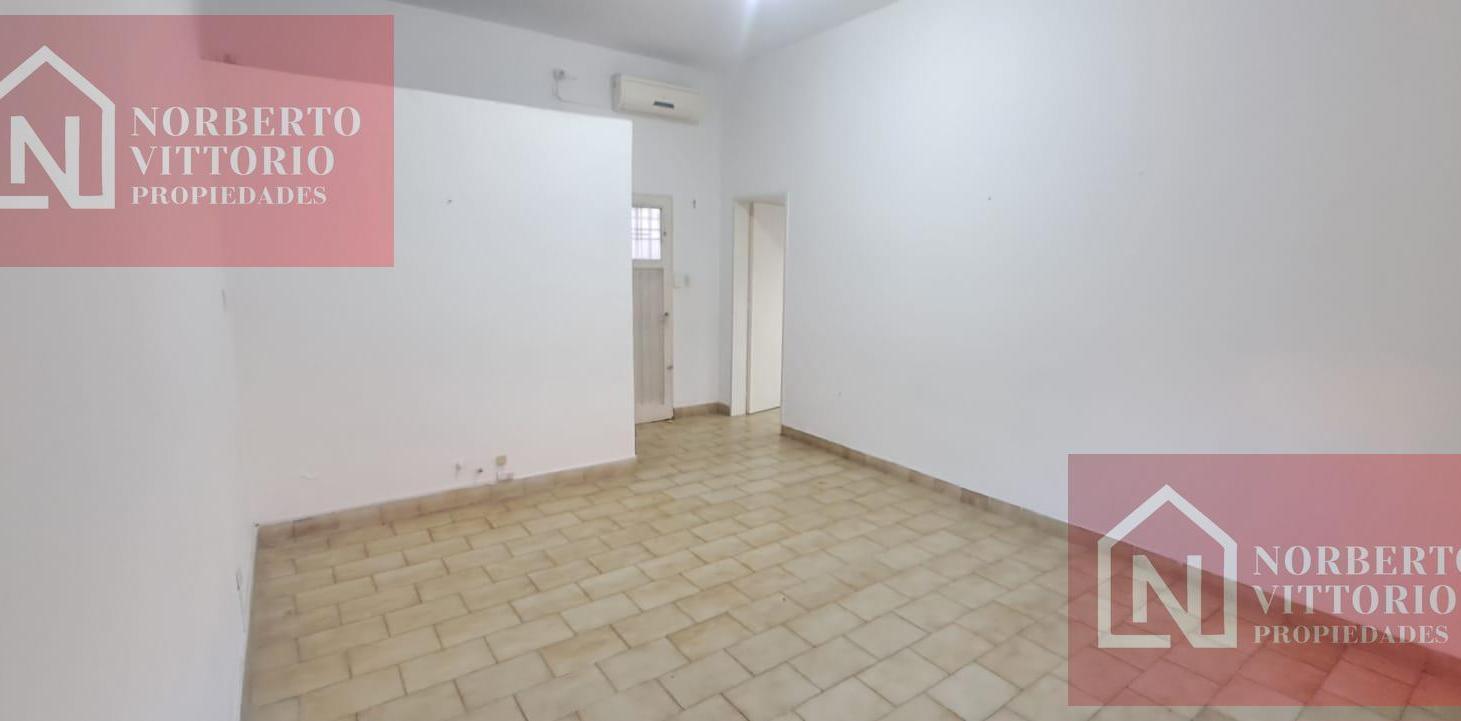 ALQUILER - CONSULTORIO/ OFICINA - MORON