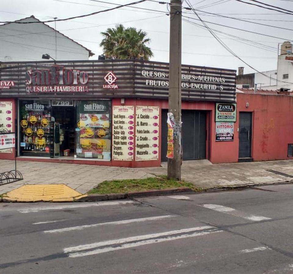Foto de VENTA CASA AMERICANA Y LOCAL 3 AMBIENTES MORON, imagen 2