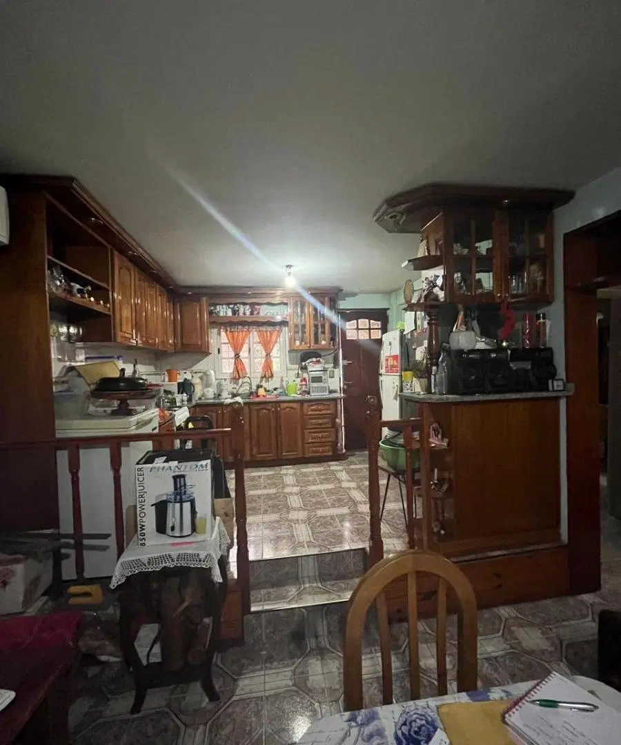 Vende casa 3 ambientes sobre lote de 200 m². San Justo 5