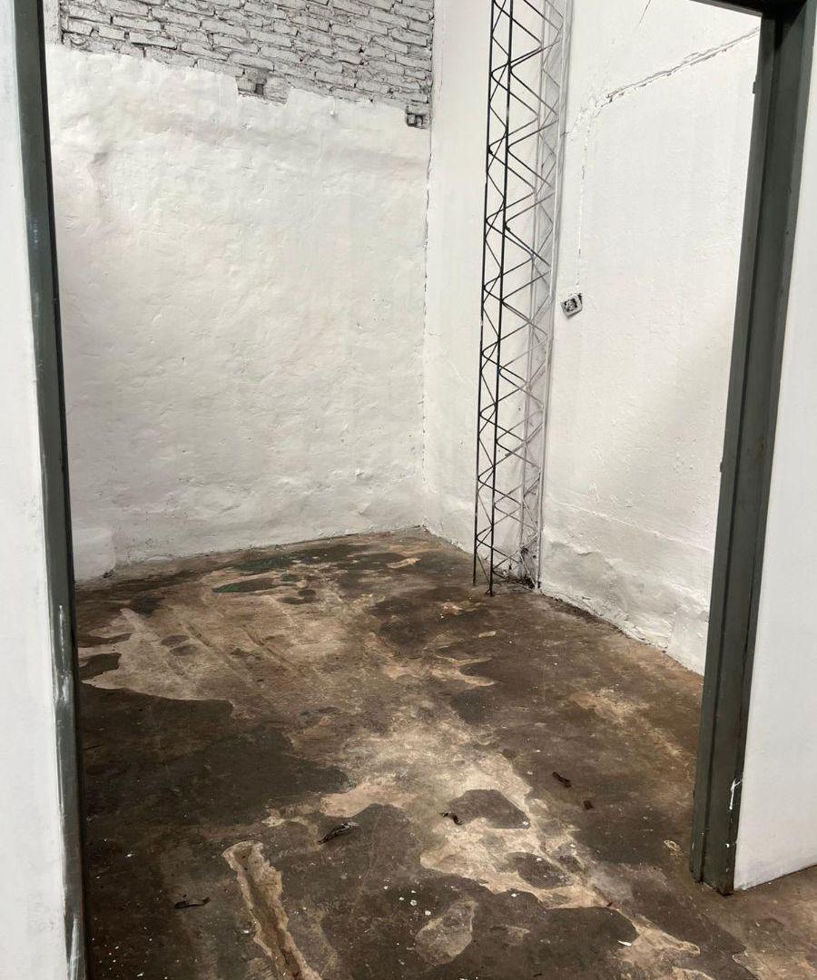 Foto de ALQUILER GALPON 240 m2 AVENIDA CROVARA. LA TABLADA, imagen 5