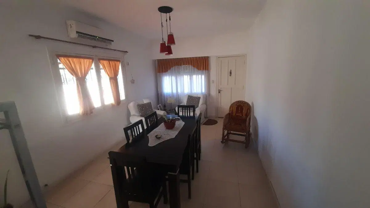 CHALET 4 AMNIENTES CON PARQUE 5