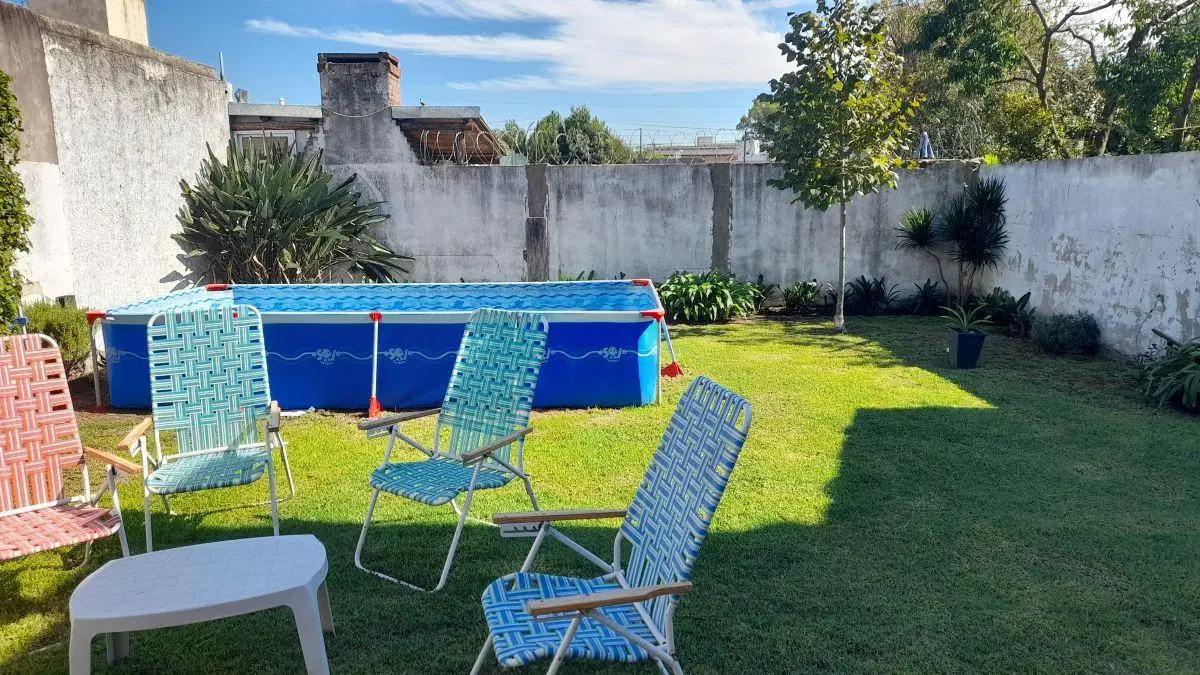 CHALET 4 AMNIENTES CON PARQUE 8