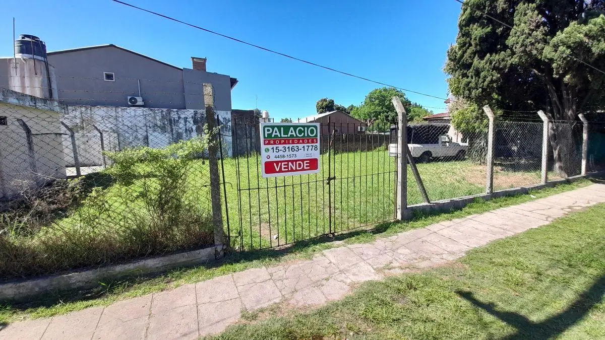 CASA 3 AMBIENTES. AMPLIO TERRENO PARQUIZADO 5