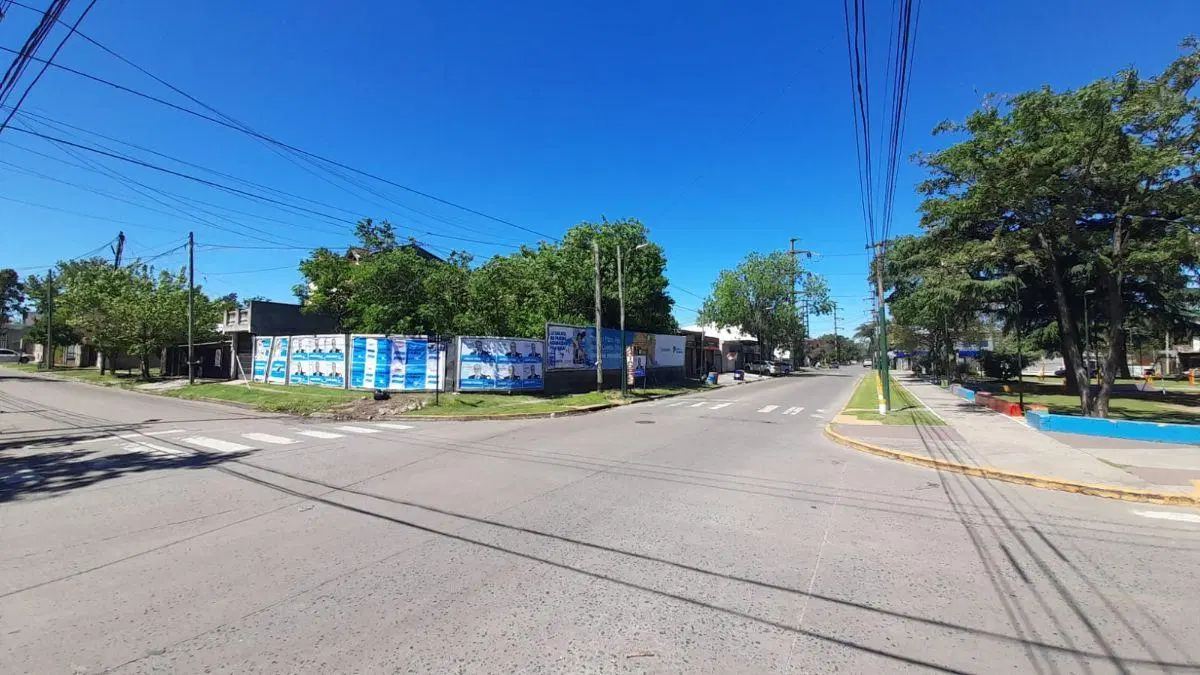 TERRENO ESQUINA SOBRE AVENIDA RATTI 4