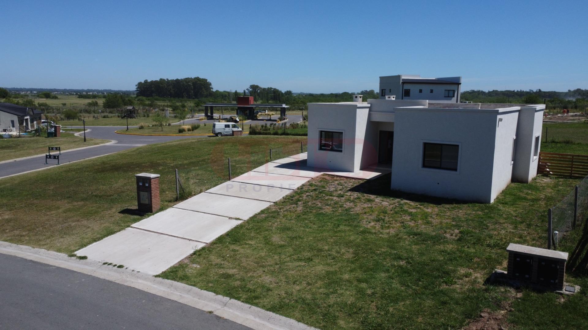 Casa en venta 4 amb con jardín y parrilla San Sebastian.