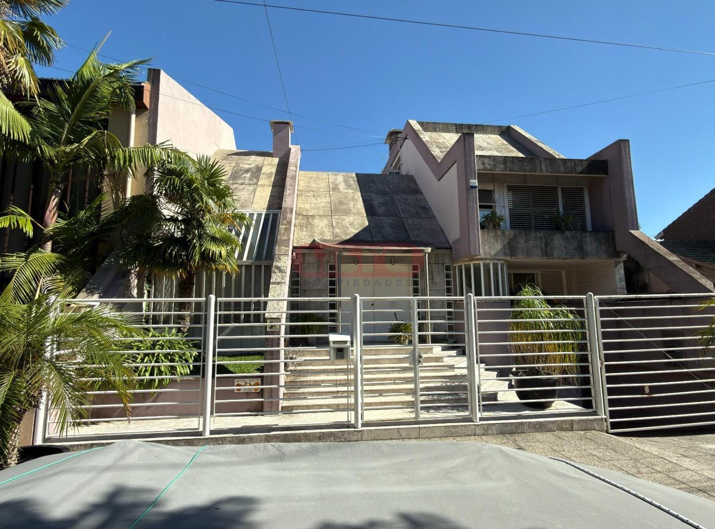 Casa en Venta 7 ambientes garaje pileta sauna Acassuso