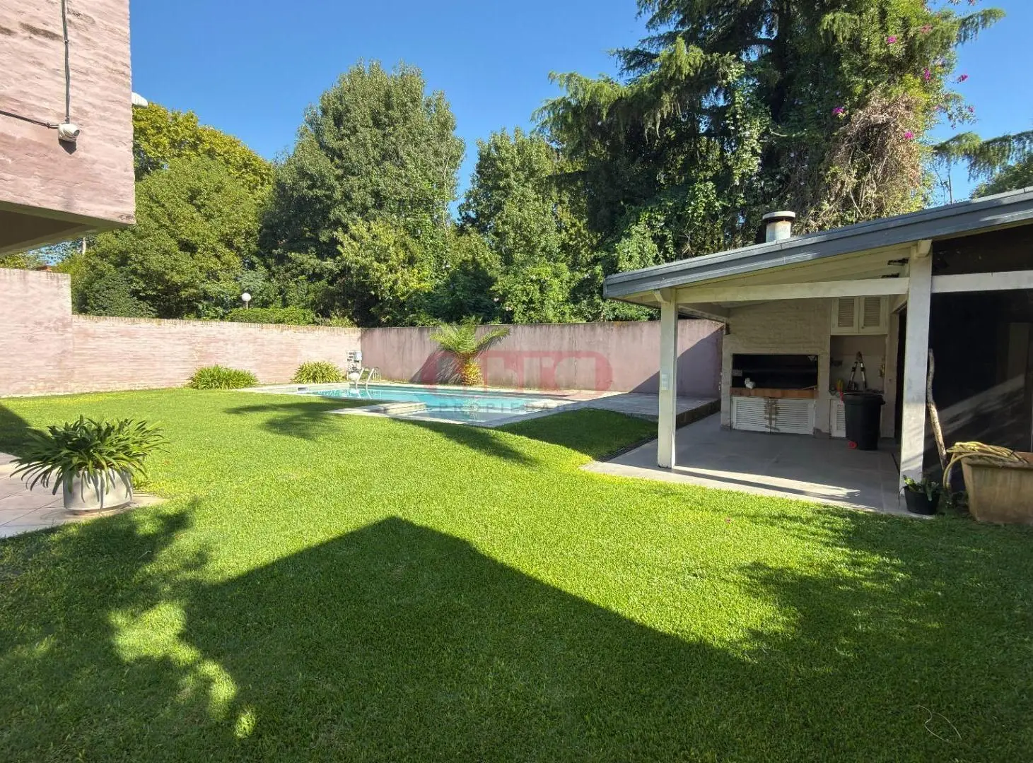 Casa en Venta 7 ambientes garaje pileta sauna Acassuso 1
