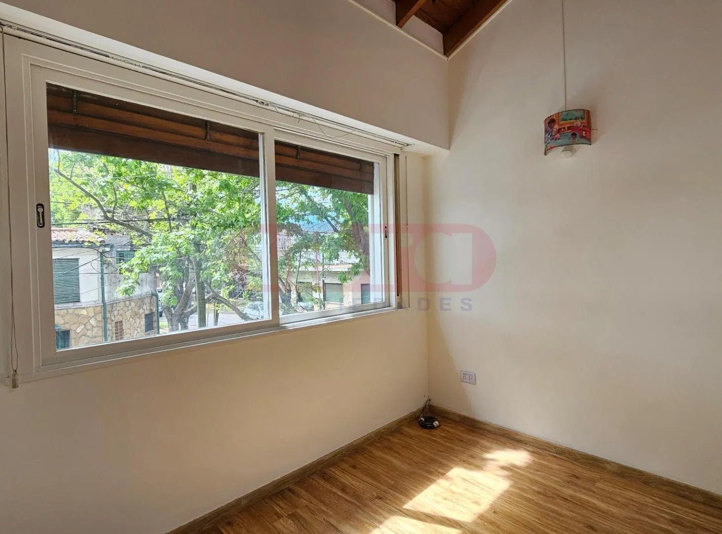 Duplex 4 amb cochera con jardín y patio con parrilla Olivos 5