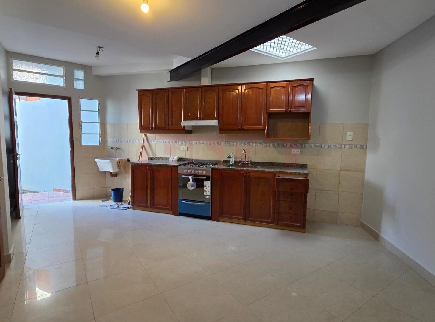 Foto de Casa 4 ambientes 3 baños Jardín Terraza Plaza de Martinez, imagen 3