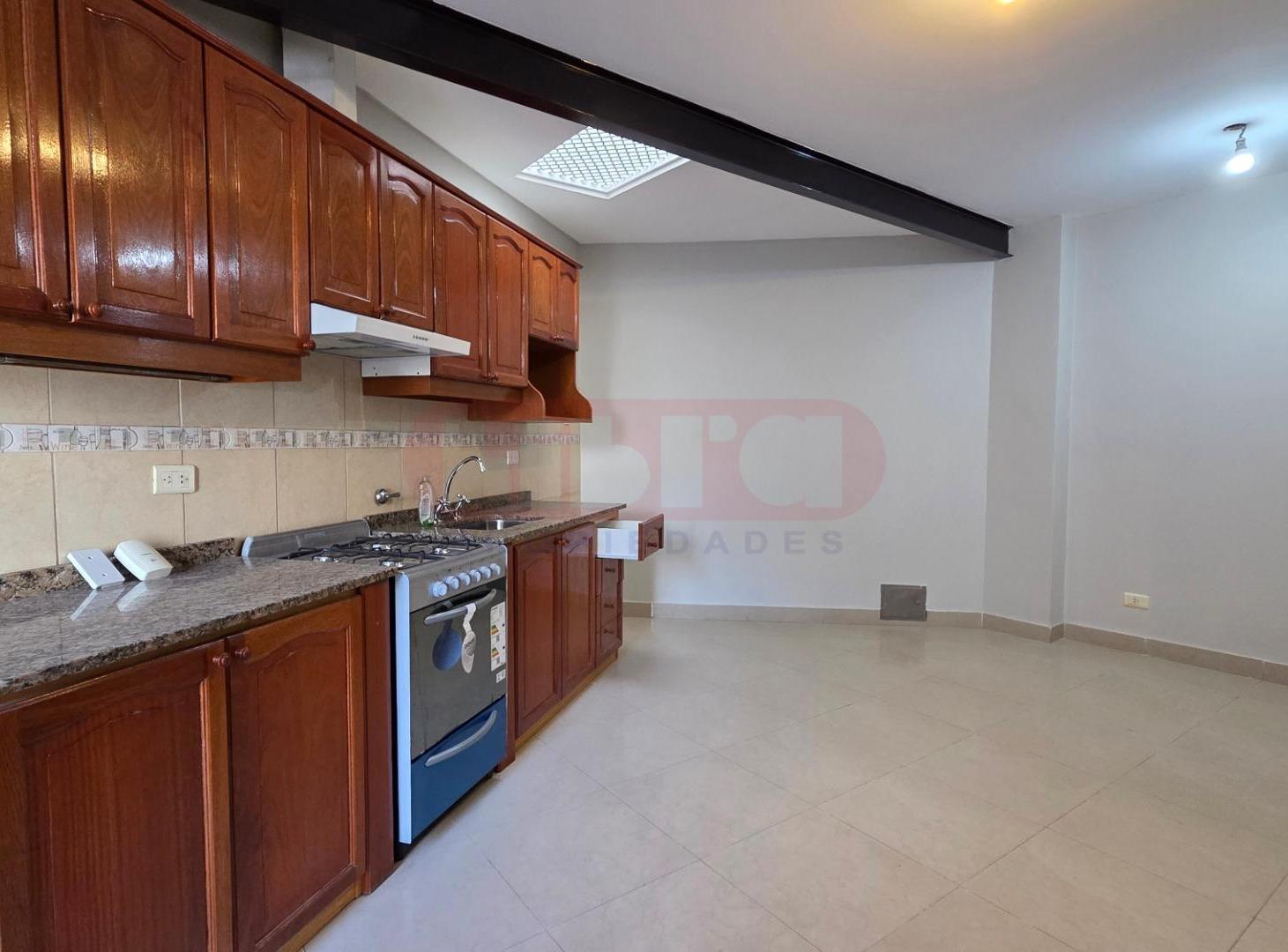 Foto de Casa 4 ambientes 3 baños Jardín Terraza Plaza de Martinez, imagen 2