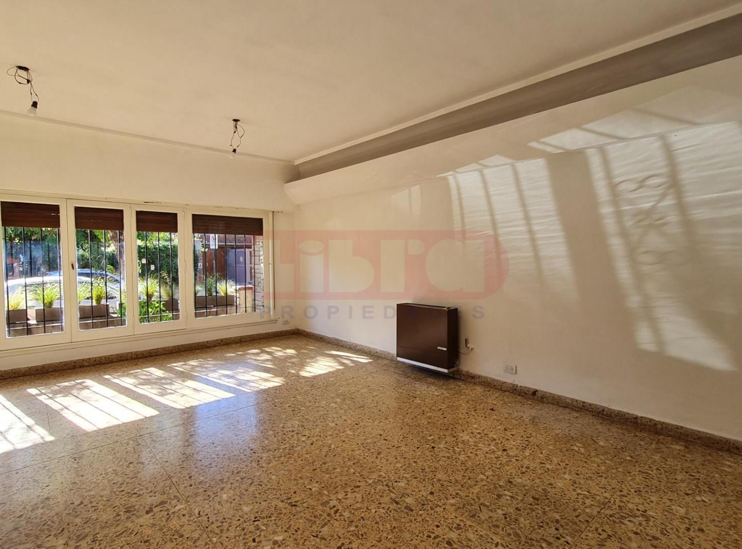 Foto de Chalet en Alquiler 6 amb jardín quincho y pileta Martinez, imagen 2