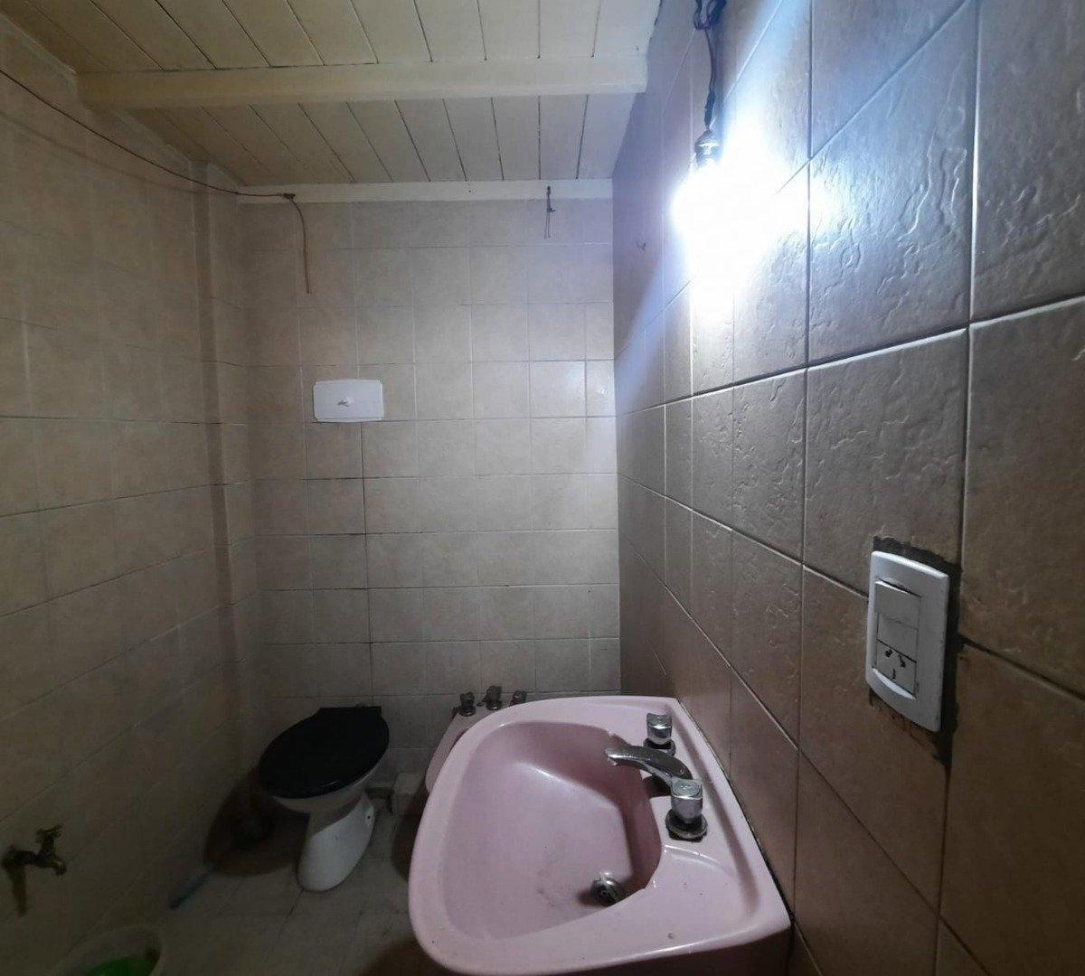 Foto de OPORTUNIDAD. LOCAL CENTRICO RETASADO, imagen 5