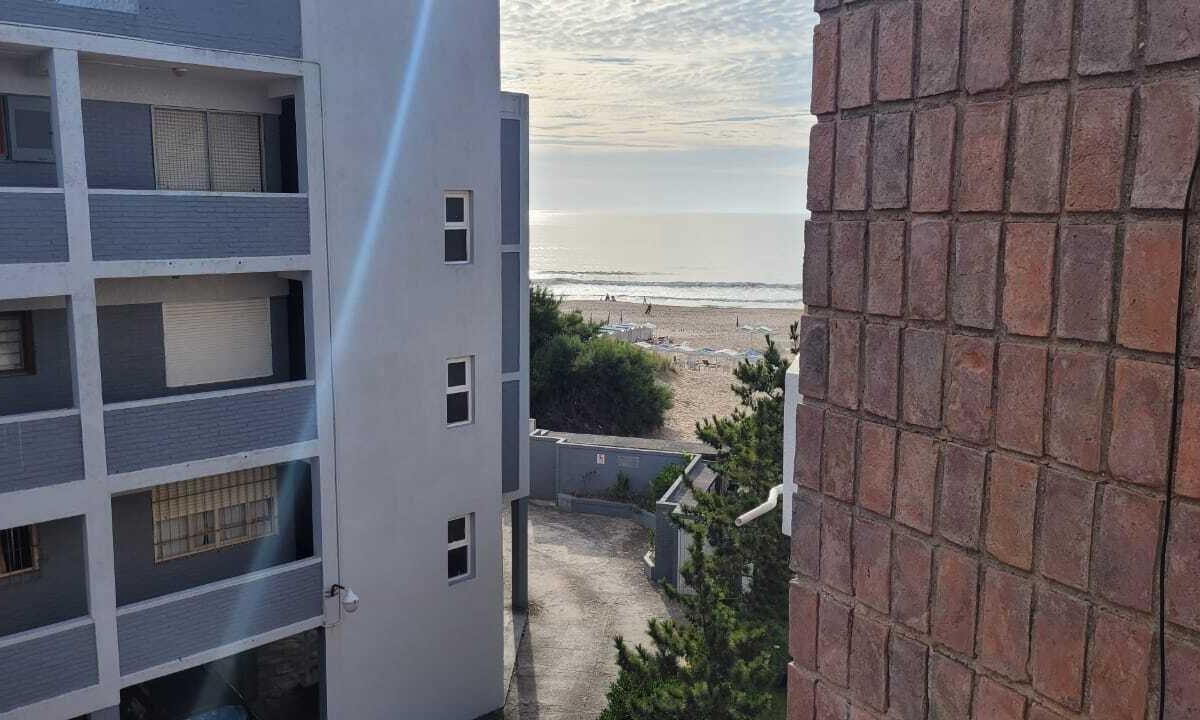 Amplio Departamento Zona Sur con Cochera y Vista Al Mar 4