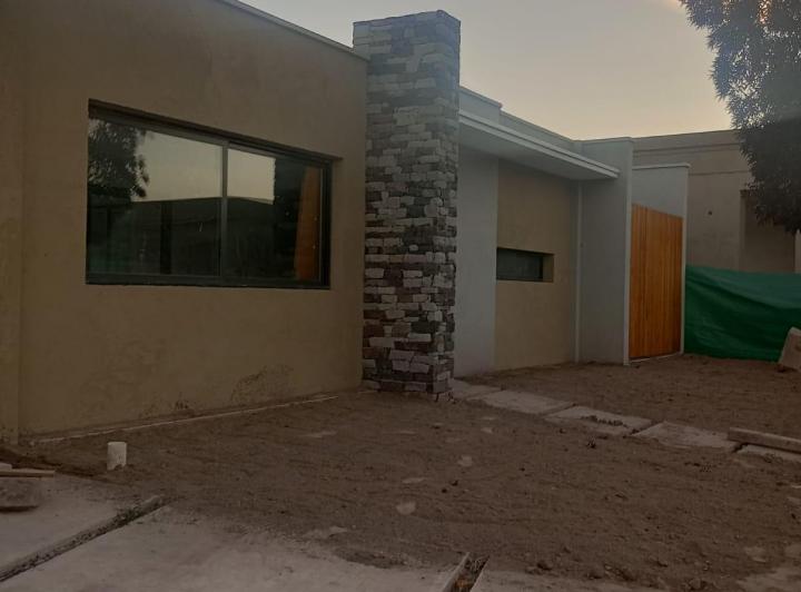 VENDO CASA BARRIO LA LUISA- LUJÁN DE CUYO- POSESIÓN 30 DÍAS 1