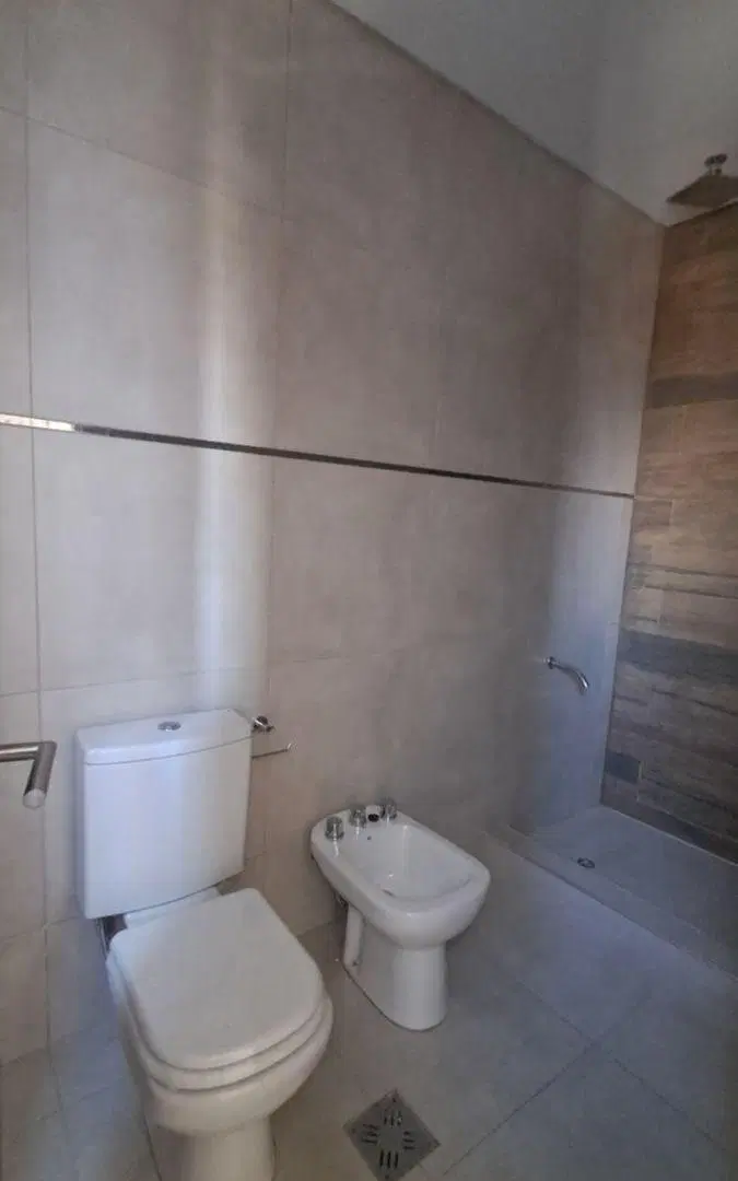 CASA EN VENTA A ESTRENAR- BARRIO LA BASTILLA- LAS HERAS 8
