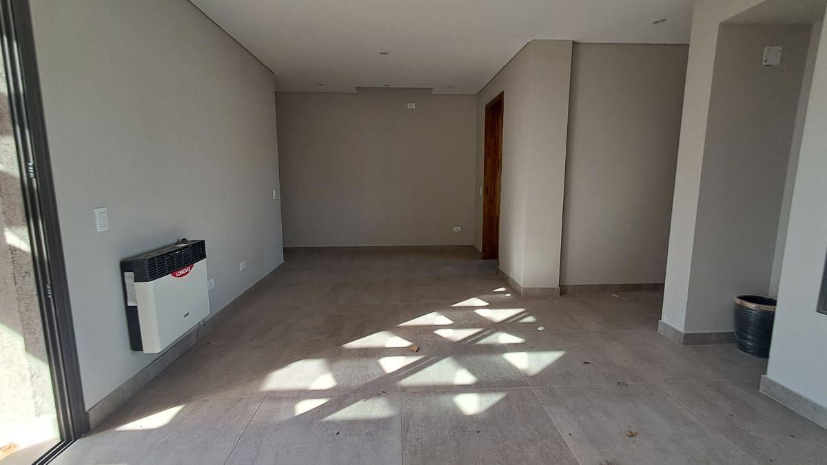 Foto de CASA A ESTRENAR EN BARRIO PRIVADO LAS ACACIAS – GODOY CRUZ- APTA, imagen 3