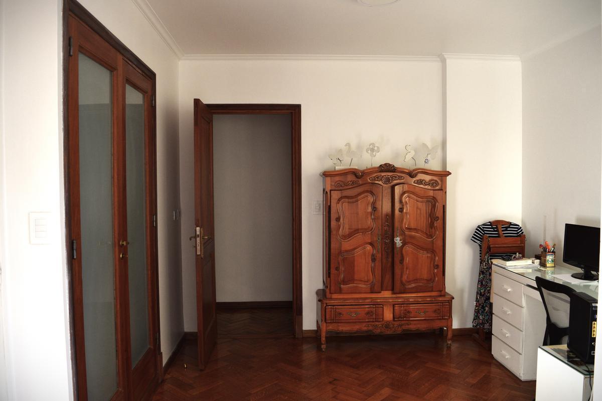Exclusivo Departamento Frente Al Cervantes. 4 Dorm.! Cochera, Dependencia, y Baulera. 3