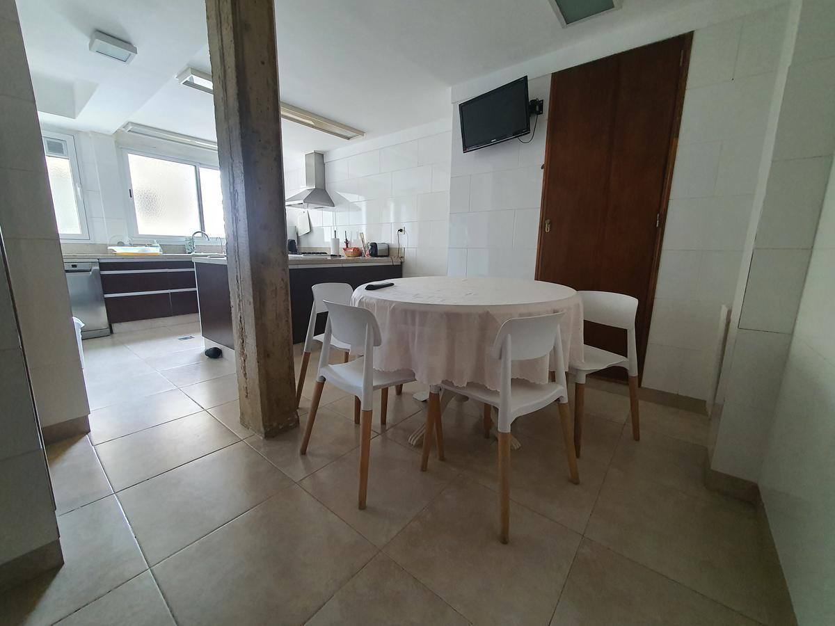 Exclusivo Departamento Frente Al Cervantes. 4 Dorm.! Cochera, Dependencia, y Baulera. 5