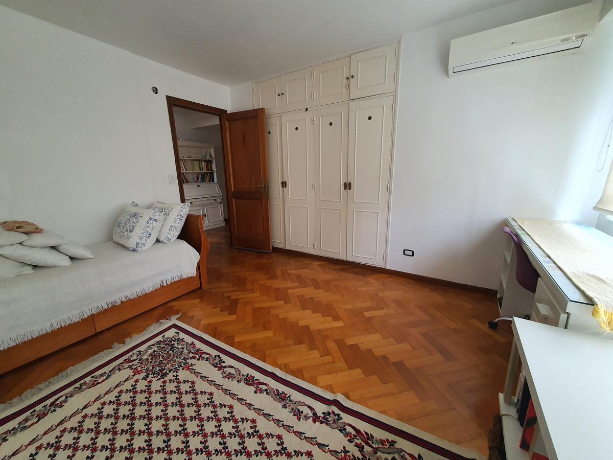 Exclusivo Departamento Frente Al Cervantes. 4 Dorm.! Cochera, Dependencia, y Baulera. 2