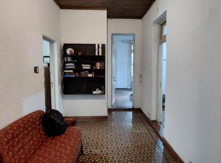 Casa a refaccionar en  Banfield / Posibilidad para desarrollo 2