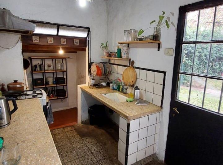 Casa a refaccionar en  Banfield / Posibilidad para desarrollo 5