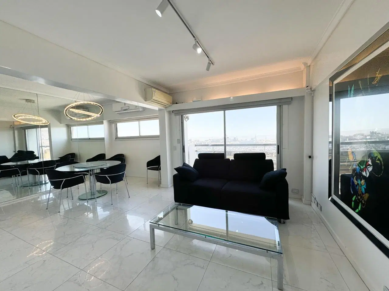 VENTA DEPARTAMENTO 3 AMBIENTES, LUMINOSO, VISTA AL RIO, COCHERA Y SEGURIDAD 24 HORAS 4