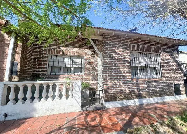 Casa en Burzaco de 4 ambientes. 2