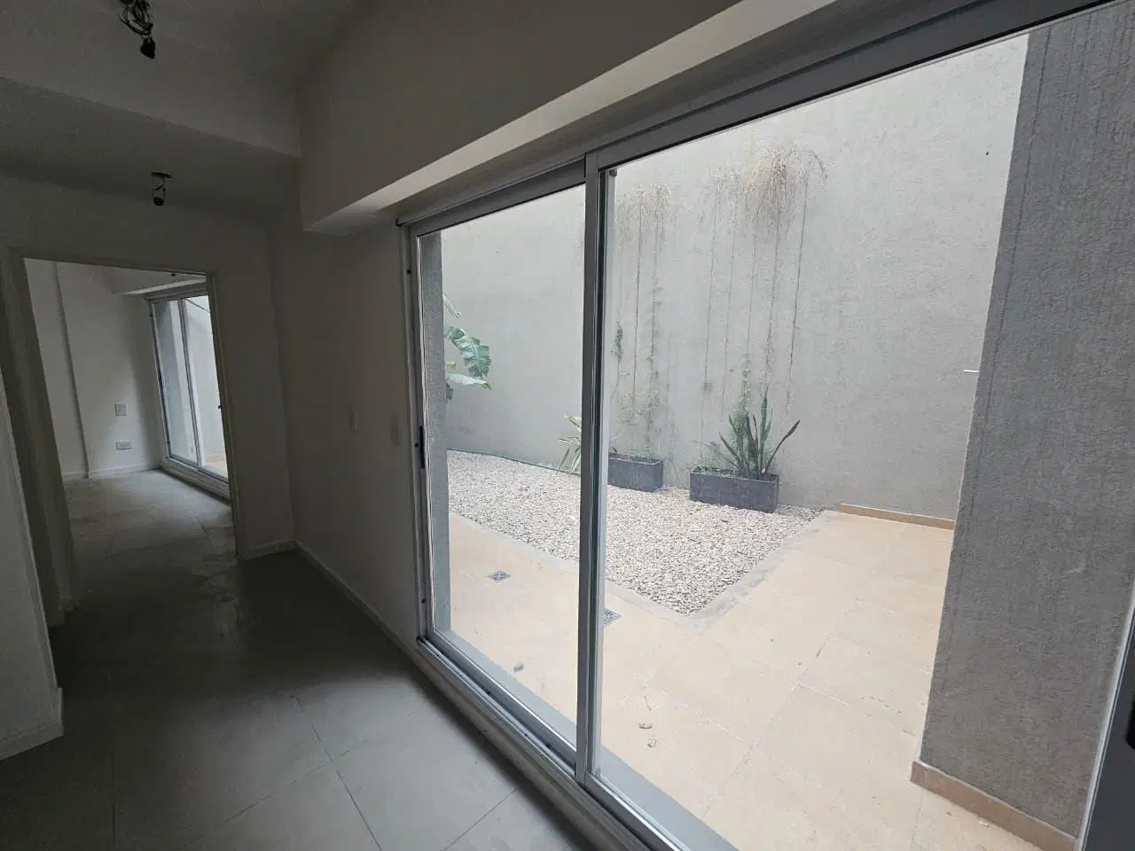 A ESTRENAR - 2 Ambientes CON PATIO en Chiclana al 3000 3