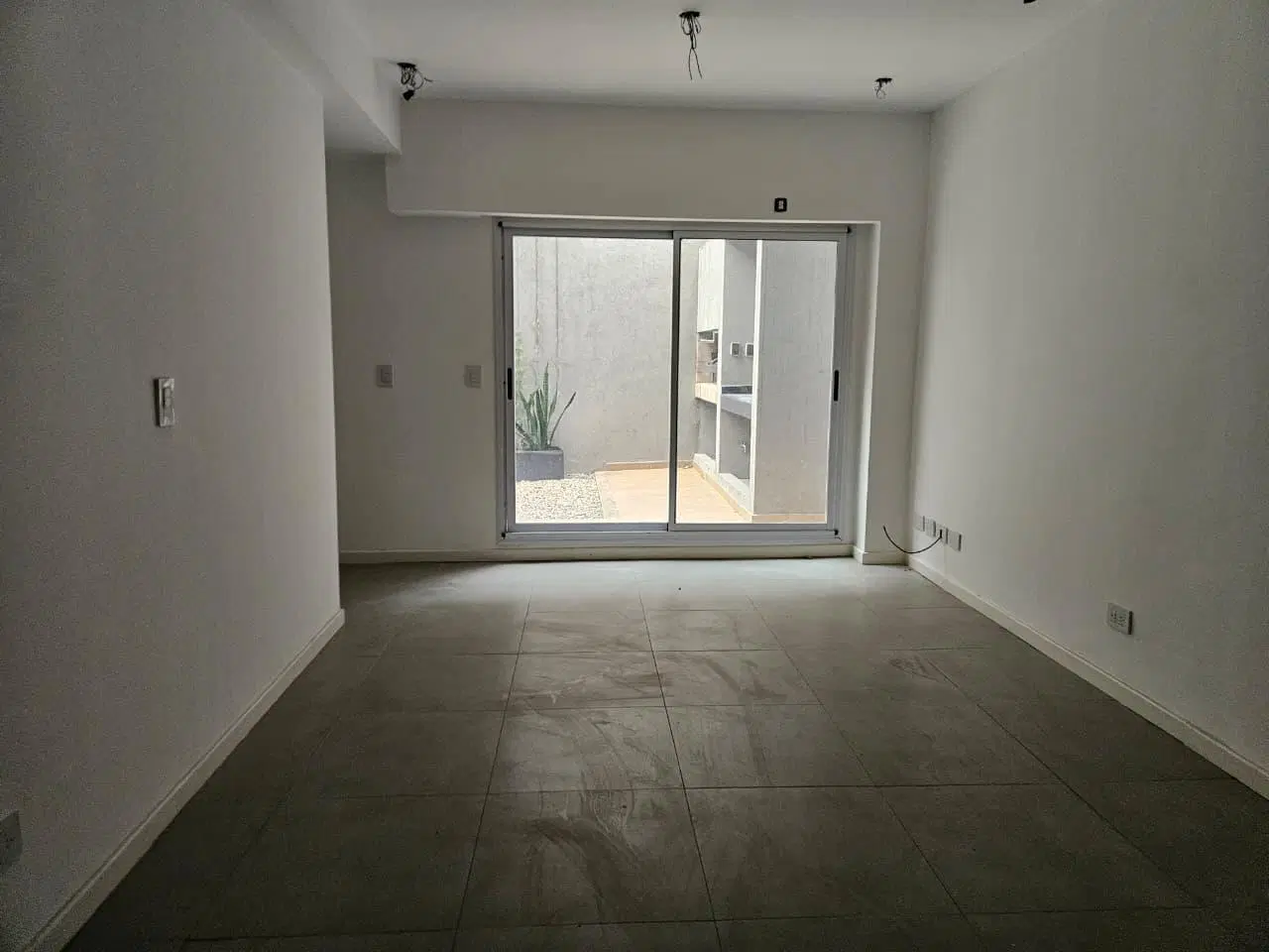 A ESTRENAR - 2 Ambientes CON PATIO en Chiclana al 3000 2