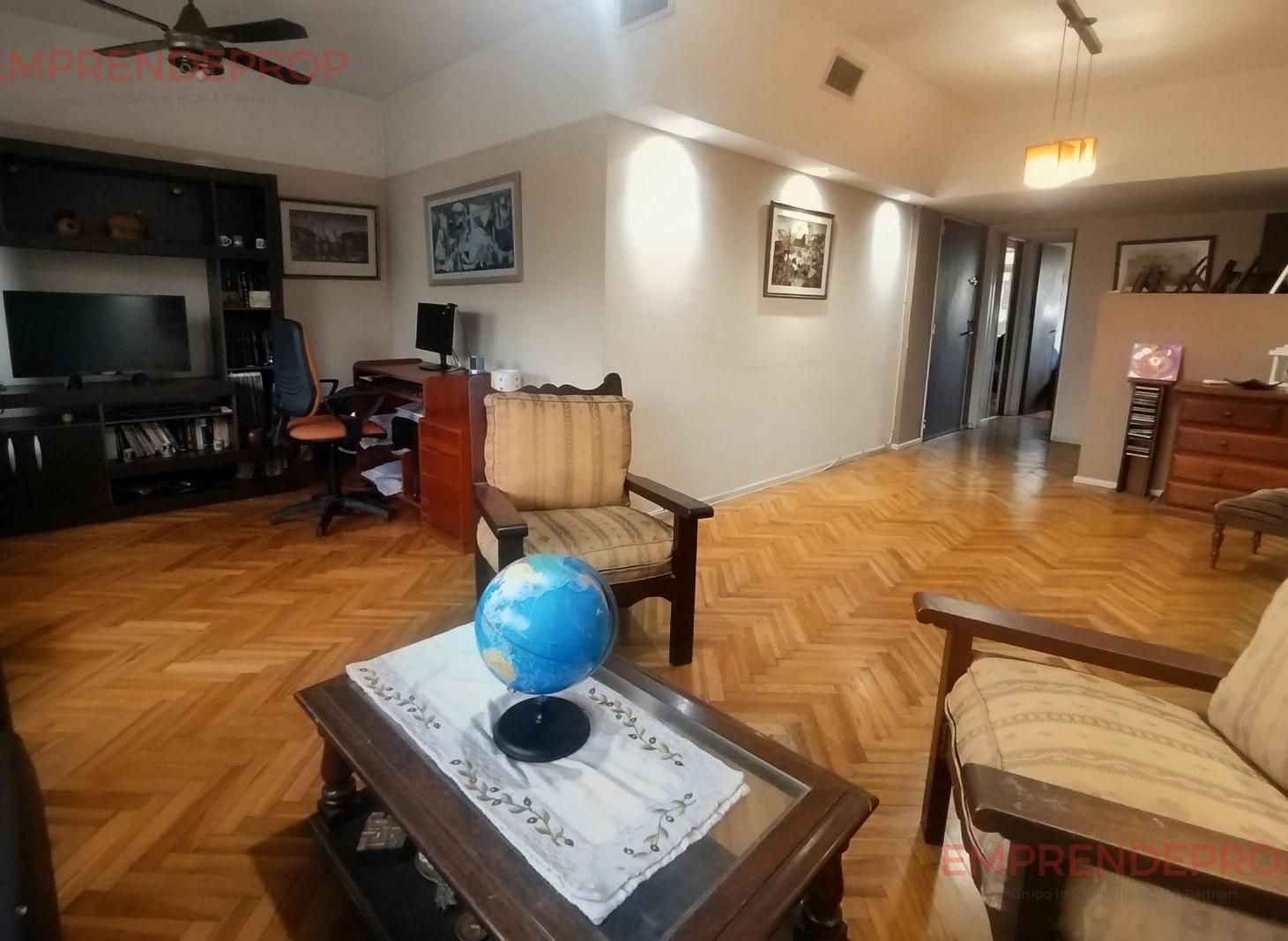 Foto de Departamento 5 ambientes con patio, parrilla y cochera - Excelente, imagen 3