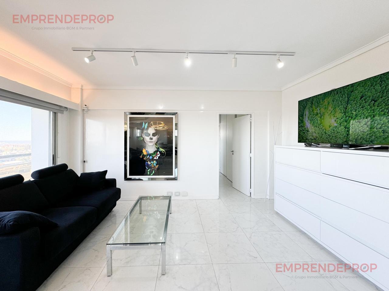 Foto de VENTA DEPARTAMENTO 3 AMBIENTES, LUMINOSO, VISTA AL RIO, COCHERA Y, imagen 2