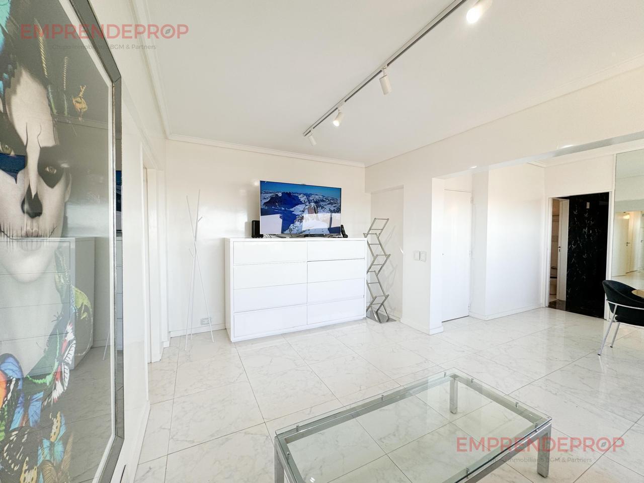 Foto de VENTA DEPARTAMENTO 3 AMBIENTES, LUMINOSO, VISTA AL RIO, COCHERA Y, imagen 4