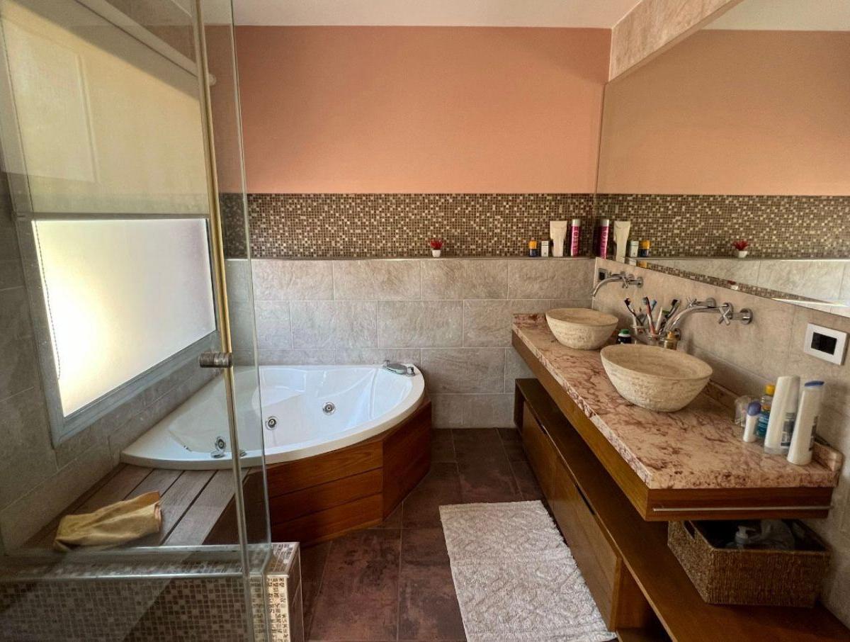 Foto de Casa en Venta - Barrio Privado - El Rodal, imagen 2