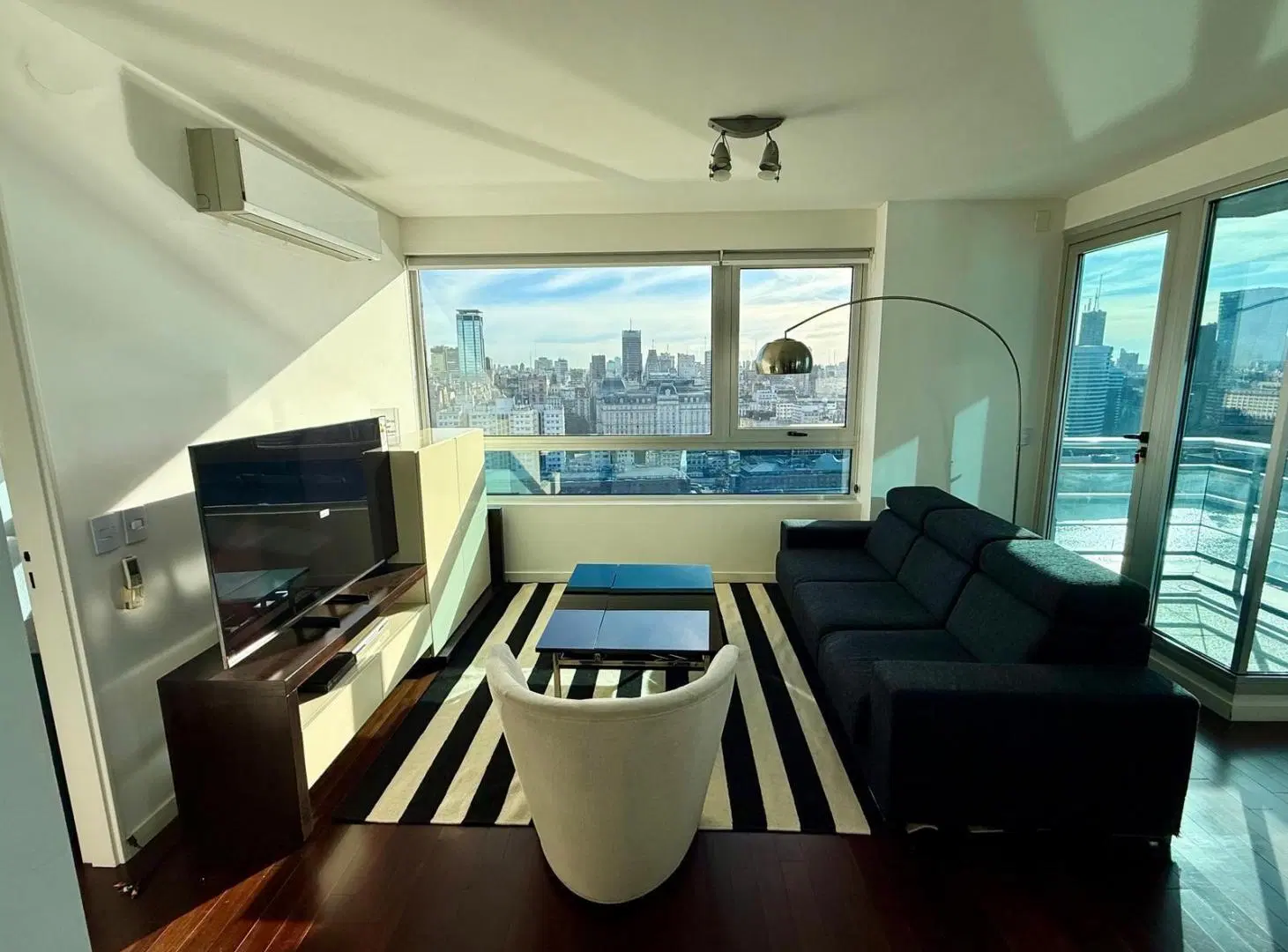 Departamento en alquiler 2 amb amoblado Torres del Yacht 3