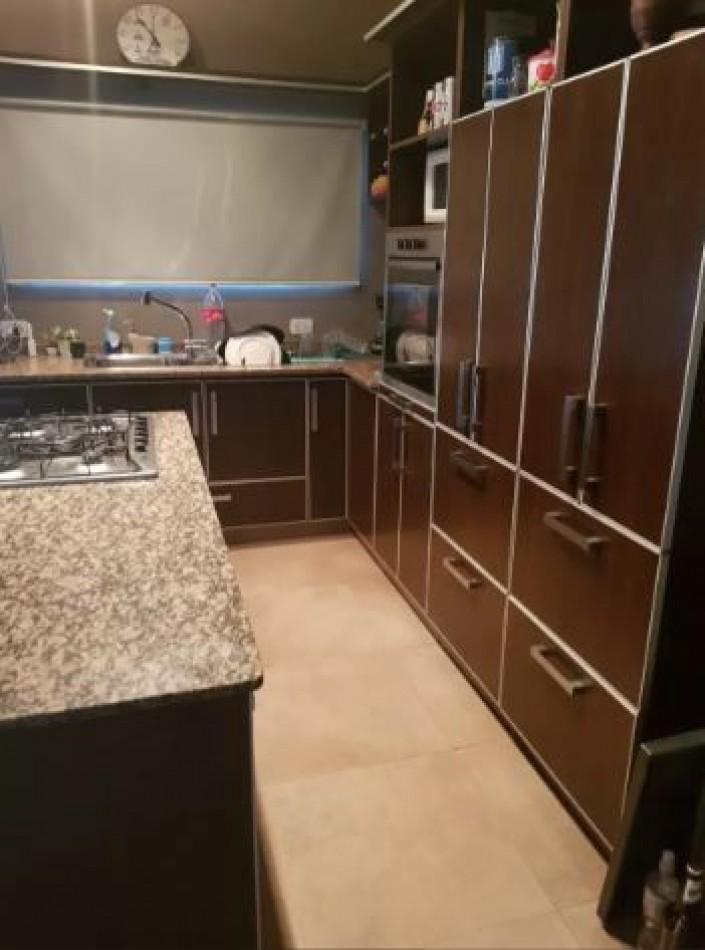 Venta de Casa 6 Ambientes, Moron 1