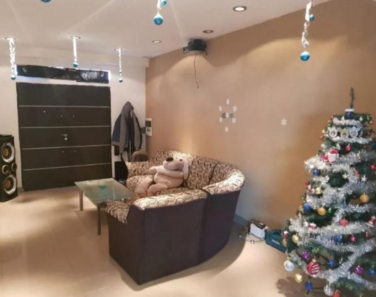 Venta de Casa 6 Ambientes, Moron 3