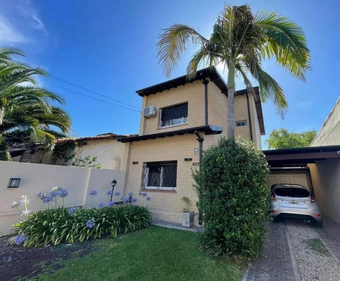 venta de Casa 4 AMBIENTES en Castelar, Moron