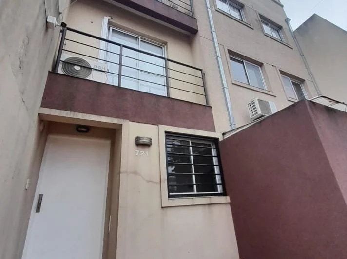 ALQUILER DEPARTAMENTO DE 2 AMBIENTES CON PATIO EN VILLA SARMIENTO 2