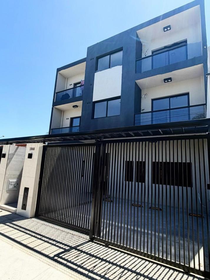 VENTA DEPARTAMENTO 3 AMBIENTES EN PLANTA BAJA CON CON 2 COCHERAS, A ESTRENAR!!!!