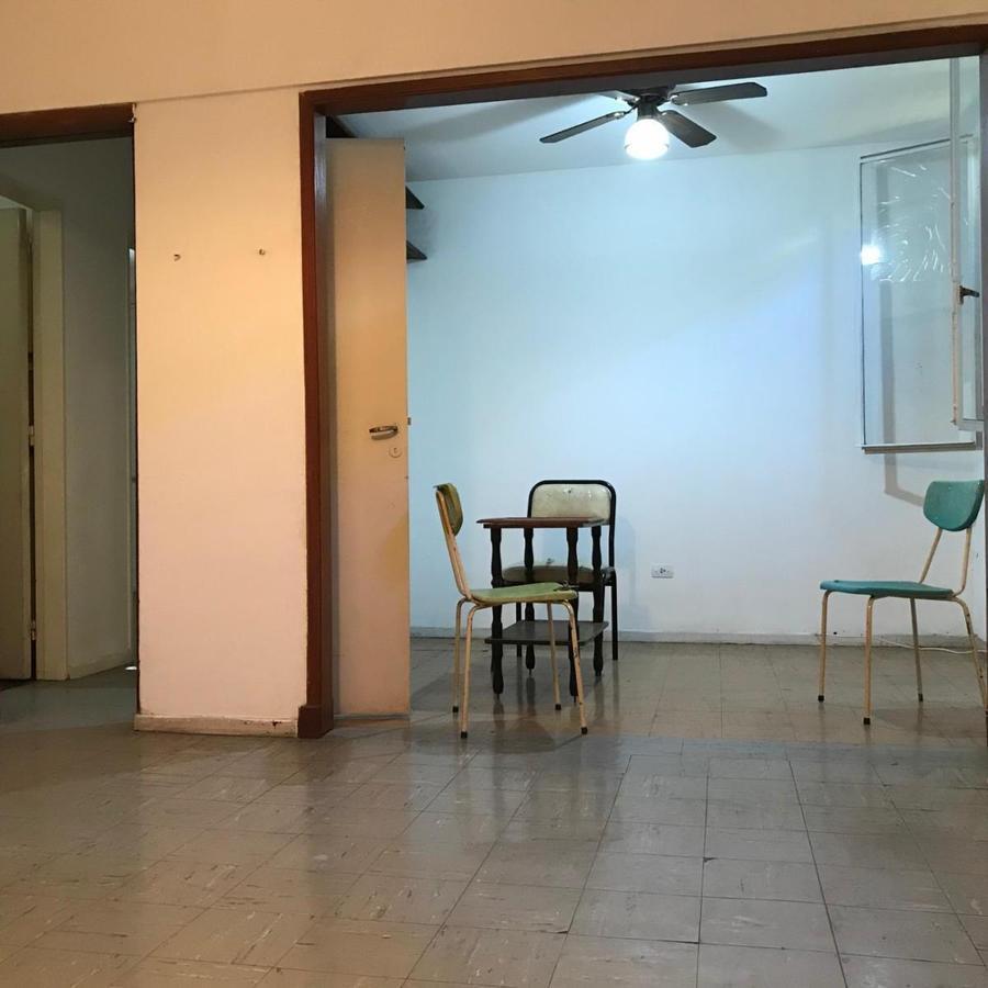 Departamento Planta Baja Ubicado en Barrio Luz y Fuerza. 1