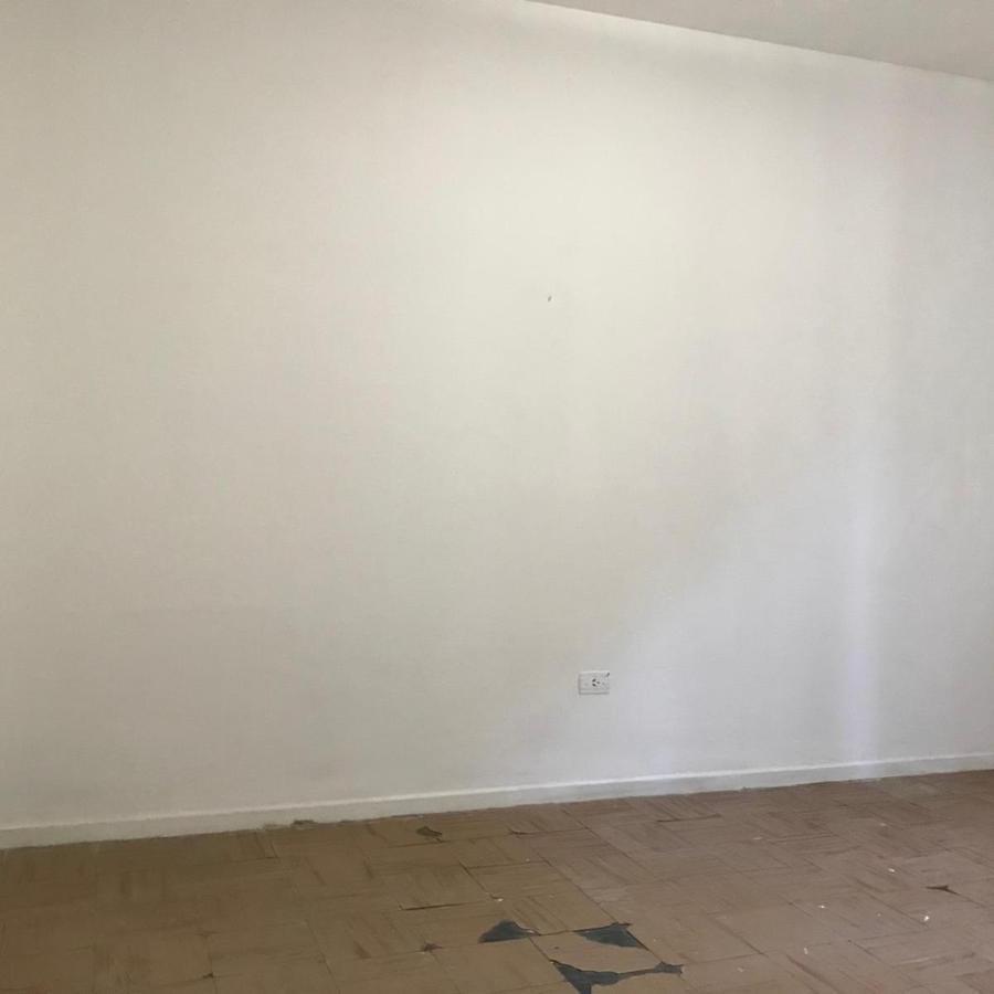 Departamento Planta Baja Ubicado en Barrio Luz y Fuerza. 4