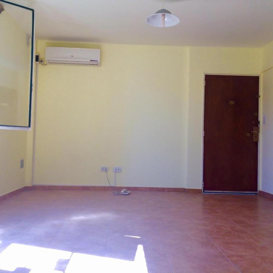 Departamento en Planta Baja Ubicado en Barrio Luz y Fuerza. 2