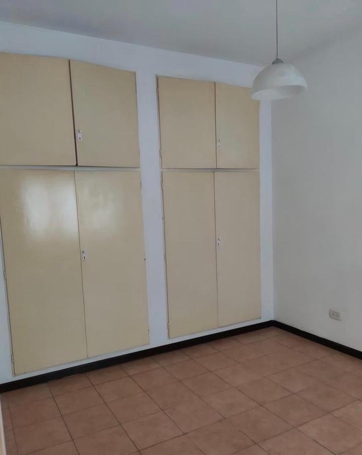 Departamento en Segundo Piso Ubicado 150 m de La Av Rivadavia y a 700 3