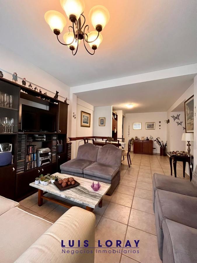 Departamento de 3 Ambientes Ubicado en El Centro de Adrogué 2