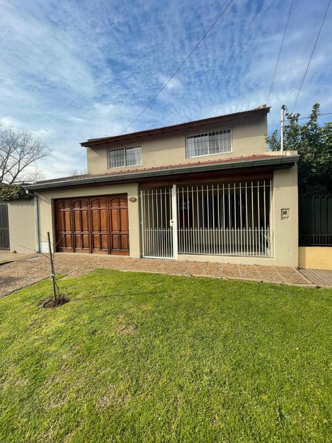 Chalet de 3 AMBIENTES en venta