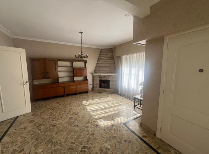 Casa de 4 AMBIENTES en alquiler en Burzaco 4