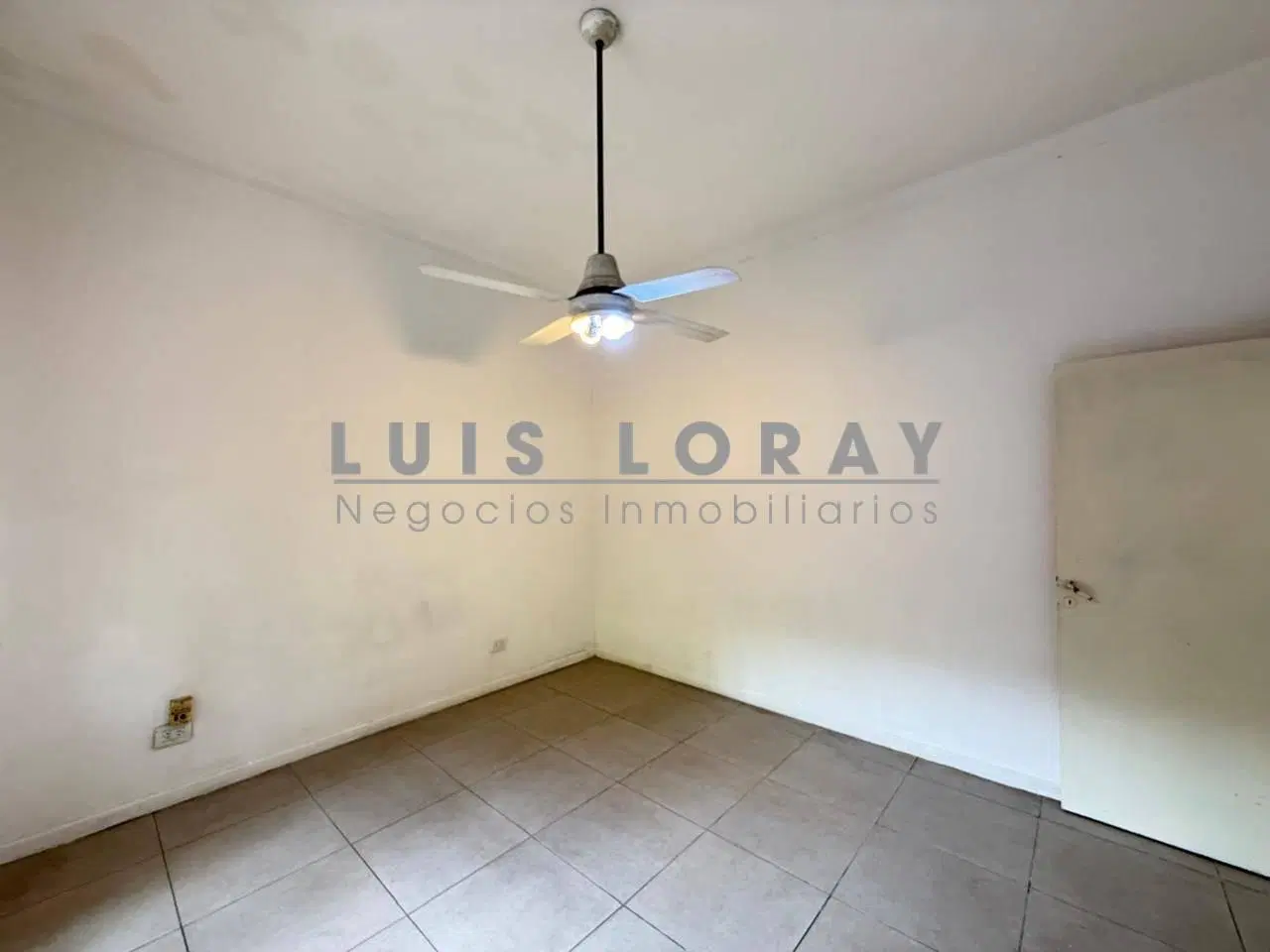 CASA DE 3 AMBIENTES EN ALQUILER - BURZACO 4