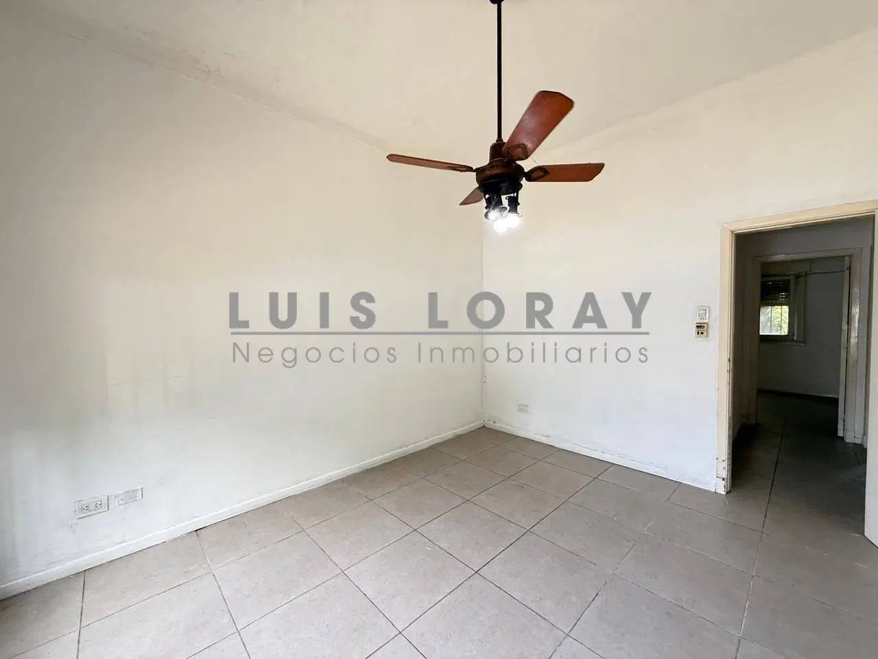 CASA DE 3 AMBIENTES EN ALQUILER - BURZACO 2
